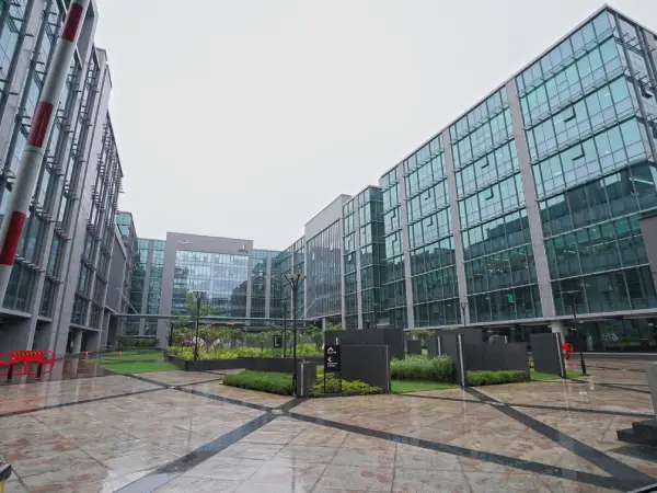 Commercial Lift Manufacturers